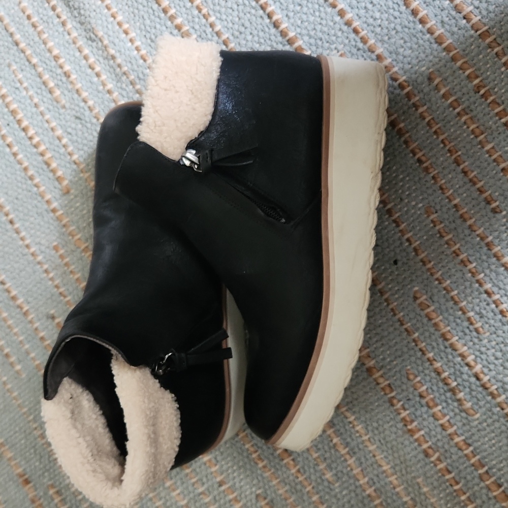 Dr Scholls Black Booties Size 7.5